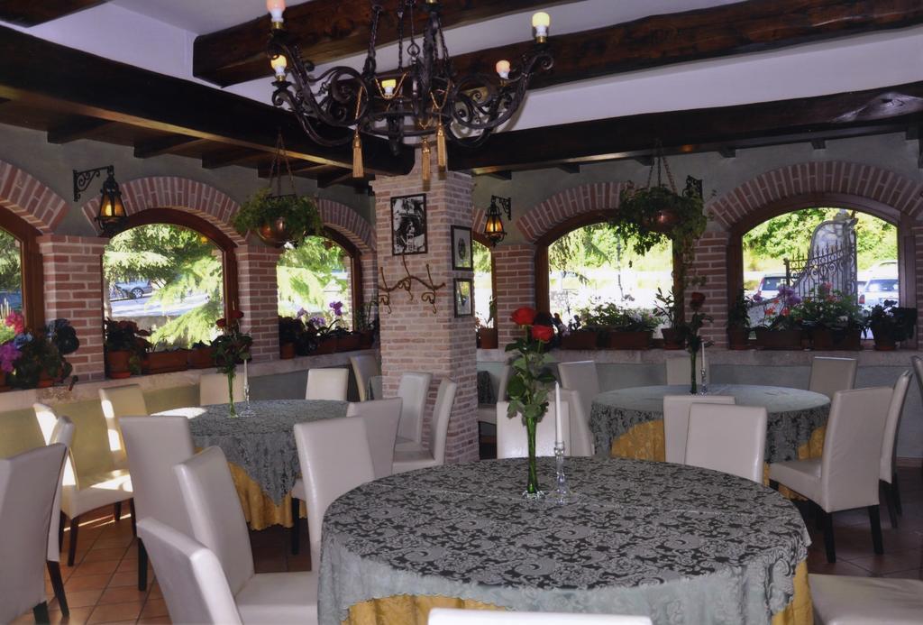 Le Gole Ristorante & Resort Celano Exterior foto