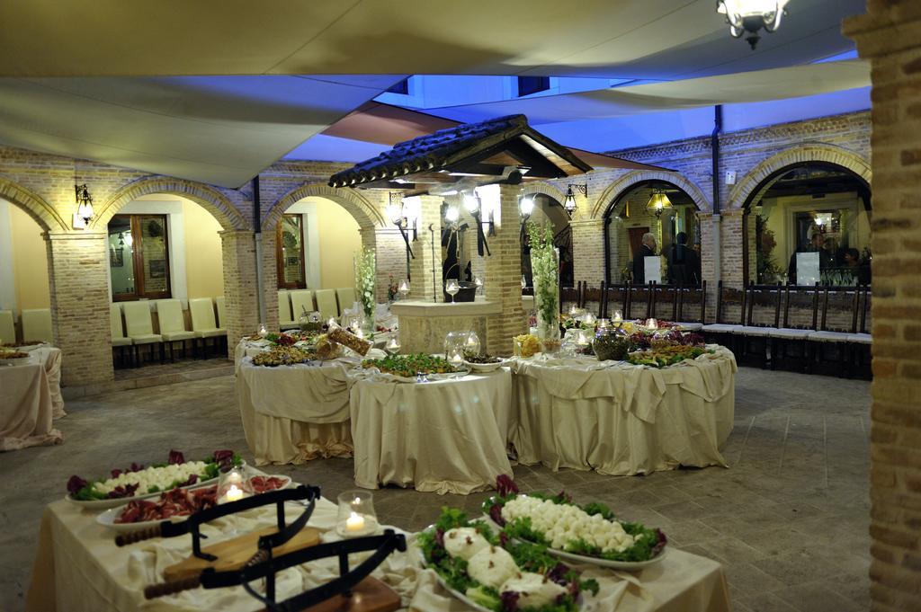 Le Gole Ristorante & Resort Celano Exterior foto